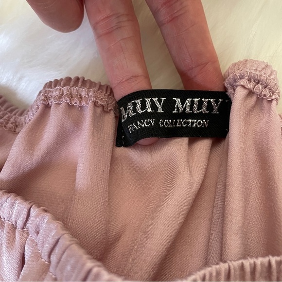 ✨ Embroidered Pink Roses Off Shoulder Satin Flowy Blouse Top Size M - Picture 5 of 7